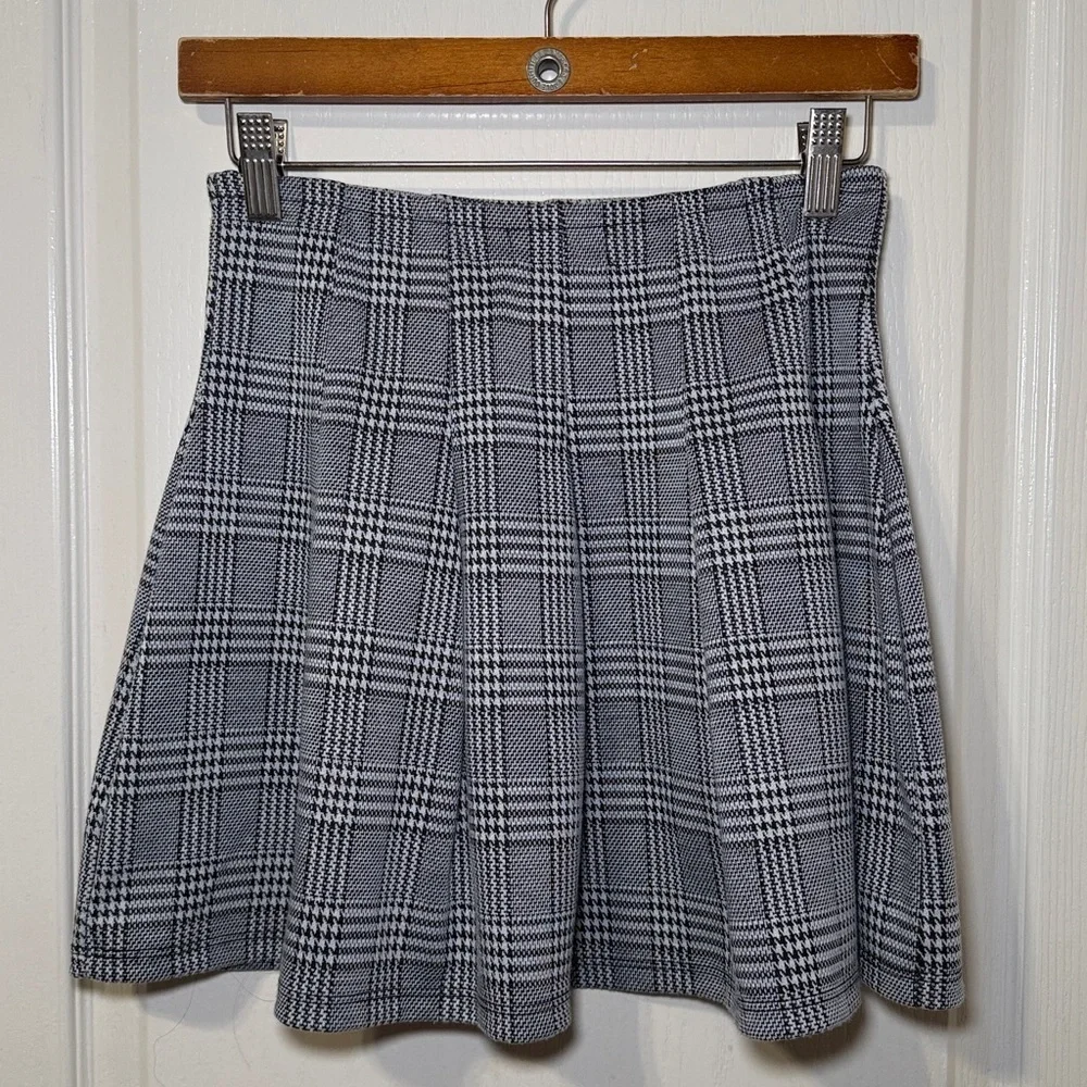 Altar’d State Pleated Mini Plaid Skirt Size Small NWOT